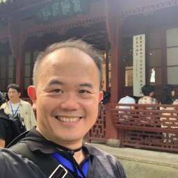 施翠峯 講師